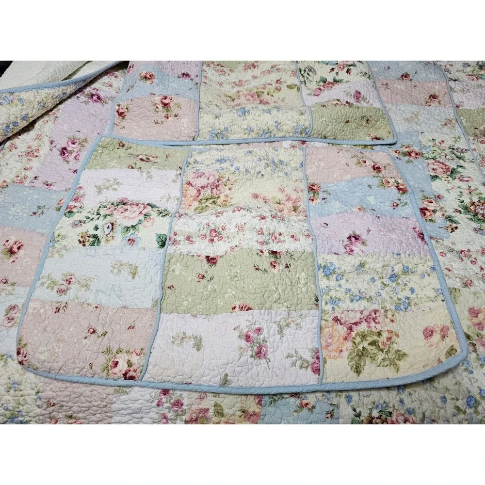 JCPenney Home Collection Floral Patchwork Quilt Set Full Queen Pastel Cotton 3pc